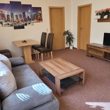 Apartment - Gaestewohnung - Unterkunft Monteure Chemnitz  Exteriér fotografie
