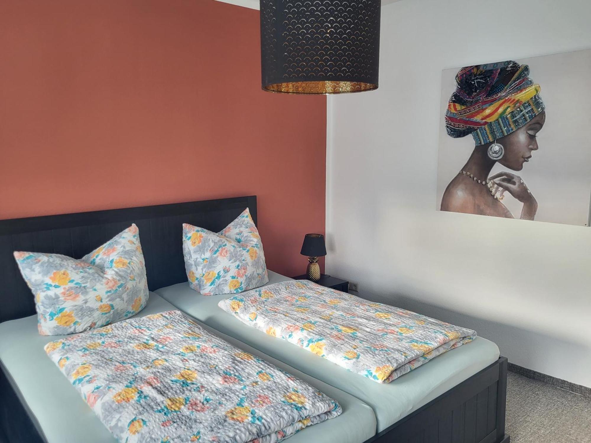 Apartment - Gaestewohnung - Unterkunft Monteure Chemnitz  Exteriér fotografie