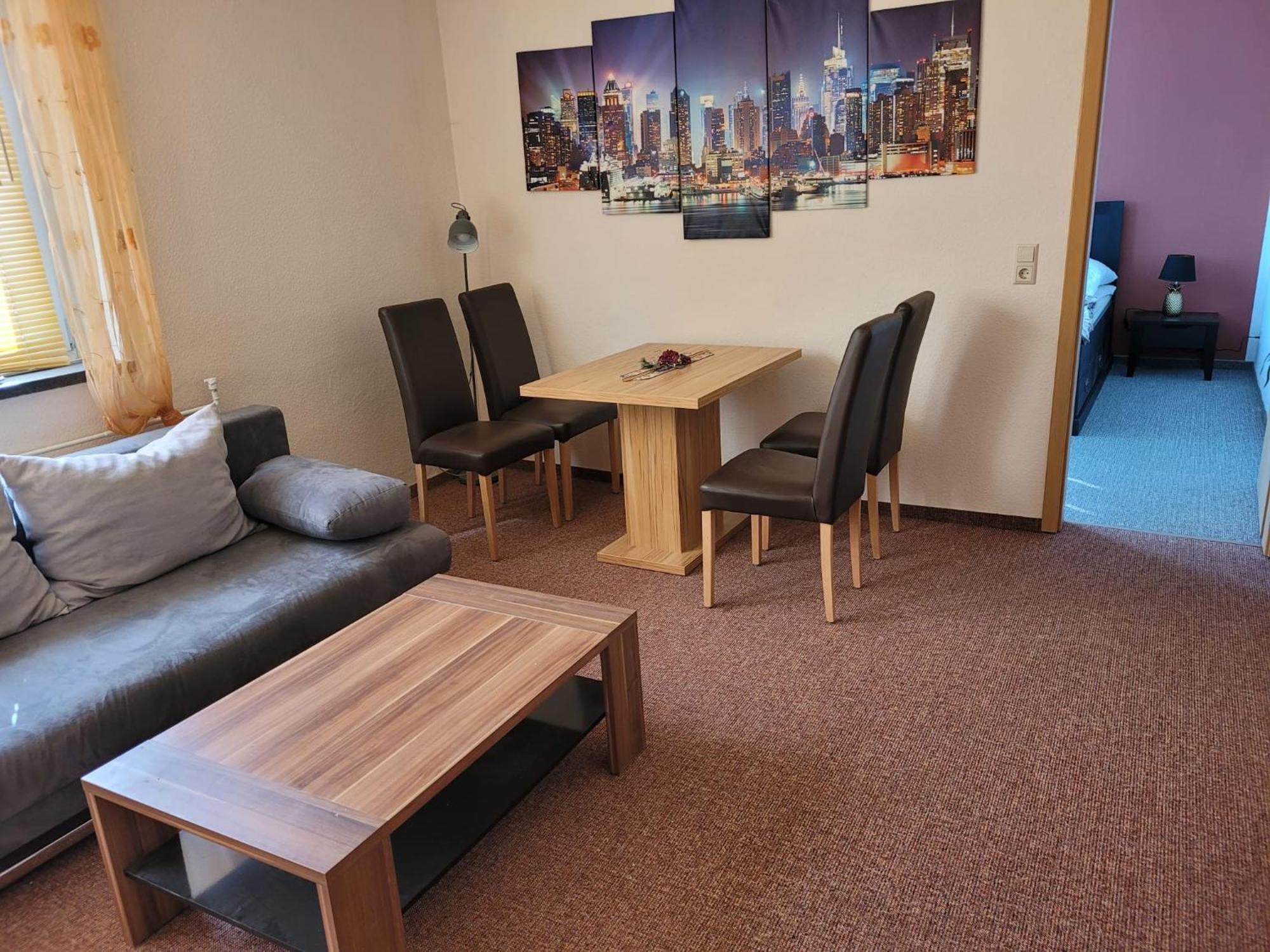 Apartment - Gaestewohnung - Unterkunft Monteure Chemnitz  Exteriér fotografie
