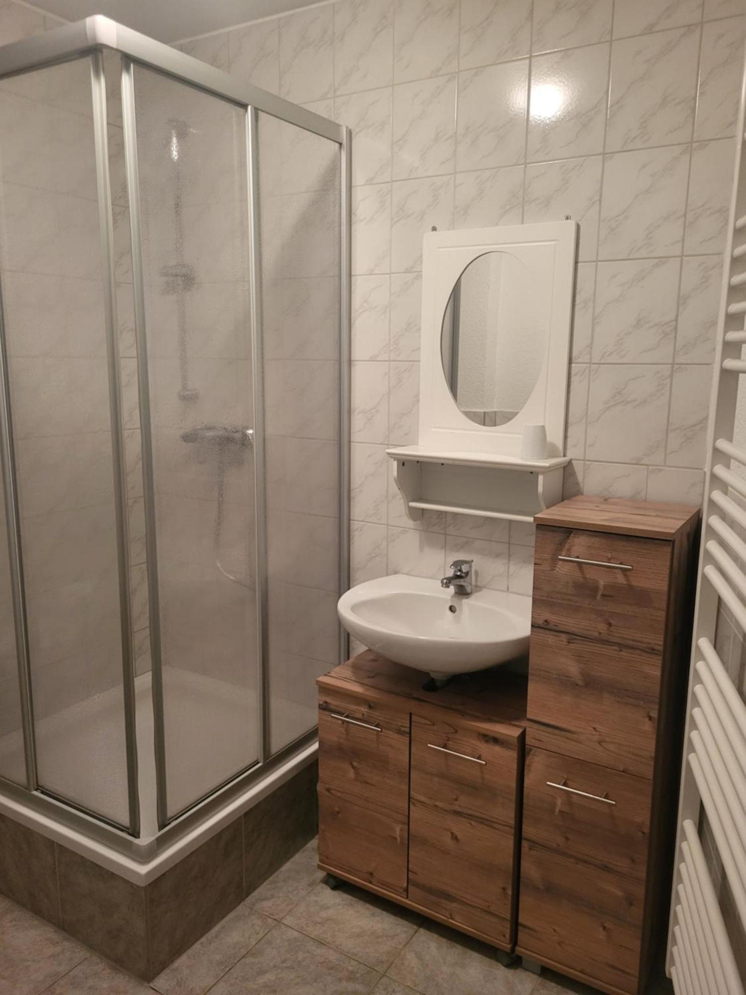 Apartment - Gaestewohnung - Unterkunft Monteure Chemnitz  Exteriér fotografie